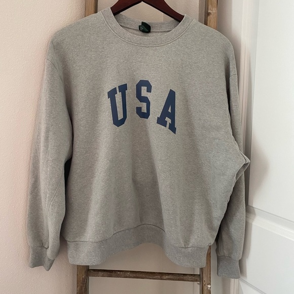 wild fable Tops - Wild Fable - Gray USA Crewneck Sweatshirt - Size Medium